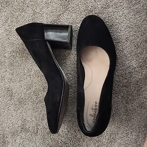 Clarks collecrion pump black suede 8.5